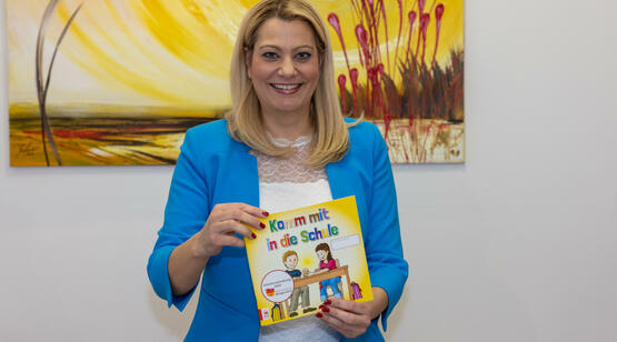Landesrätin Daniela Winkler mit Komm mit in die Schule