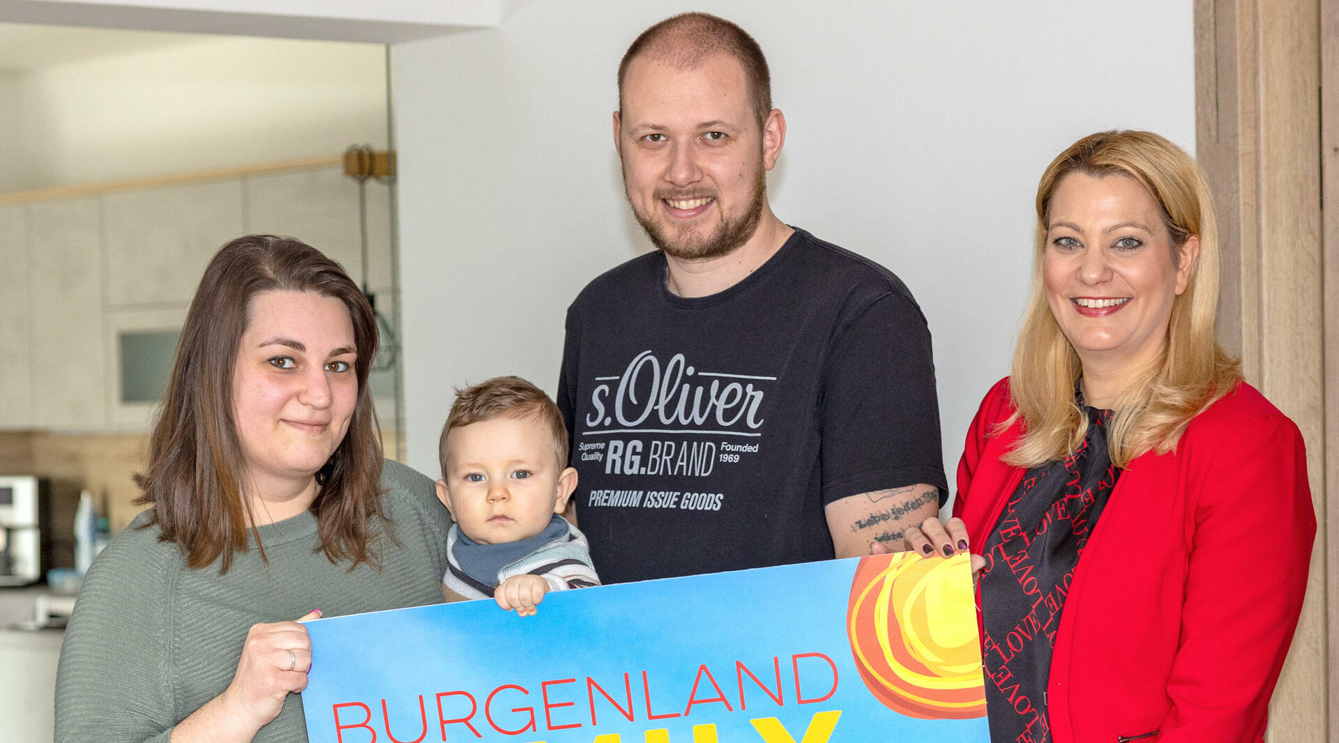 LRin Winkler überreicht 30.000 Burgenland Family Card