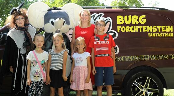 Landesrätin Winkler am Familienerlebnistag auf Burg Forchtenstein