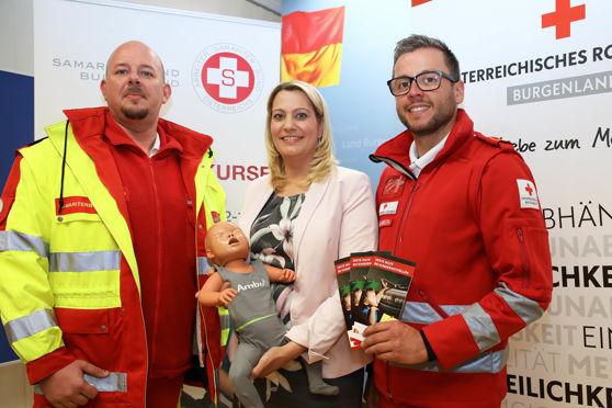 Kindernotfallkurs Sanitäter und Daniela Winkler bei Kindernotfallkurs