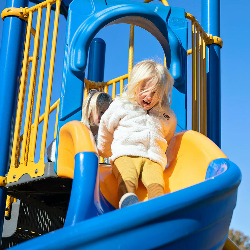 Rutsche Kinder auf Rutsche