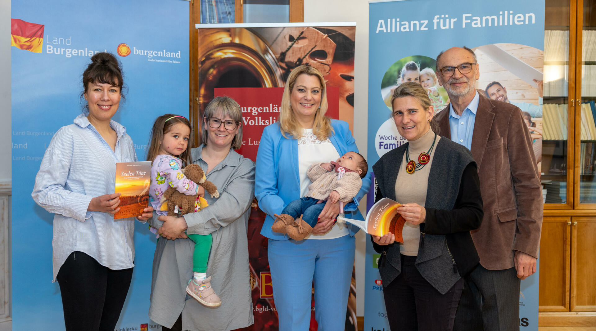 Landesrätin Winkler und das Burgenländische Volksliedwerk