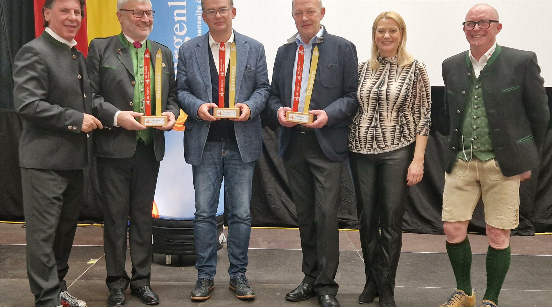 BSV-Präsident DI Gerald Guttmann, Vizebürgermeister Peter Listberger, Stabsabteilungsvorstand WHR Ing. Manfred Riegler (Land Burgenland, Stabsabteilung Protokoll und Zentrale Dienste), Bürgermeister Rupert Winter, Landesrätin Mag.a (FH) Daniela Winkler und BSV-Vizepräsident Alex Hegedüs (v.l.) beim Empfang am Burgenländer*innen-Abend.