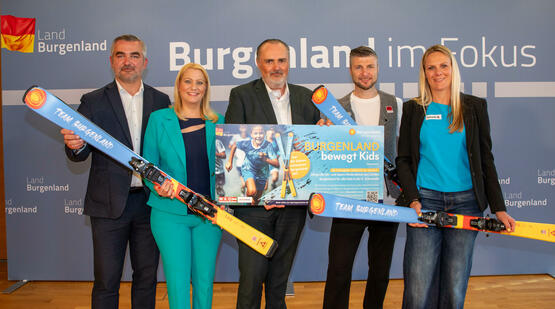 Landeshauptmann Hans Peter Doskozil stellte gemeinsam mit Bildungslandesrätin Daniela Winkler, Sportlandesrat Heinrich Dorner und den Ex-Schiprofis Nicole Hosp und Reinfried Herbst die Aktion vor